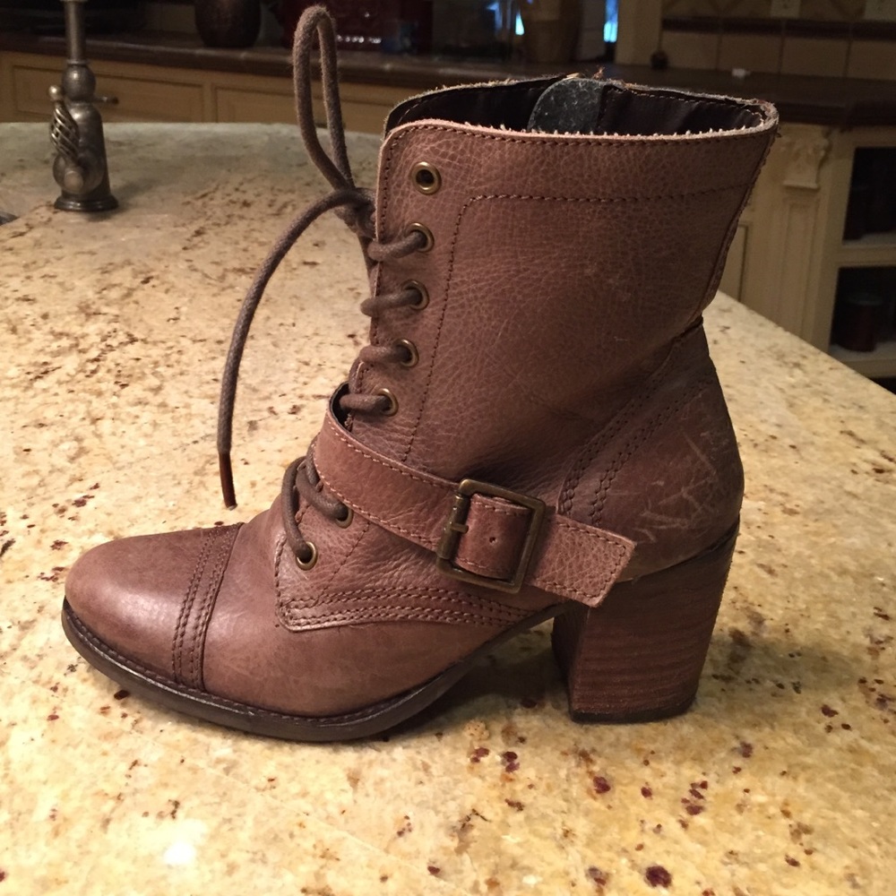Steve Madden boot