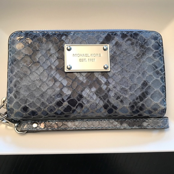 Michael Kors Handbags - Authentic MK Wallet Phone Case for IPhone 4,5,5s