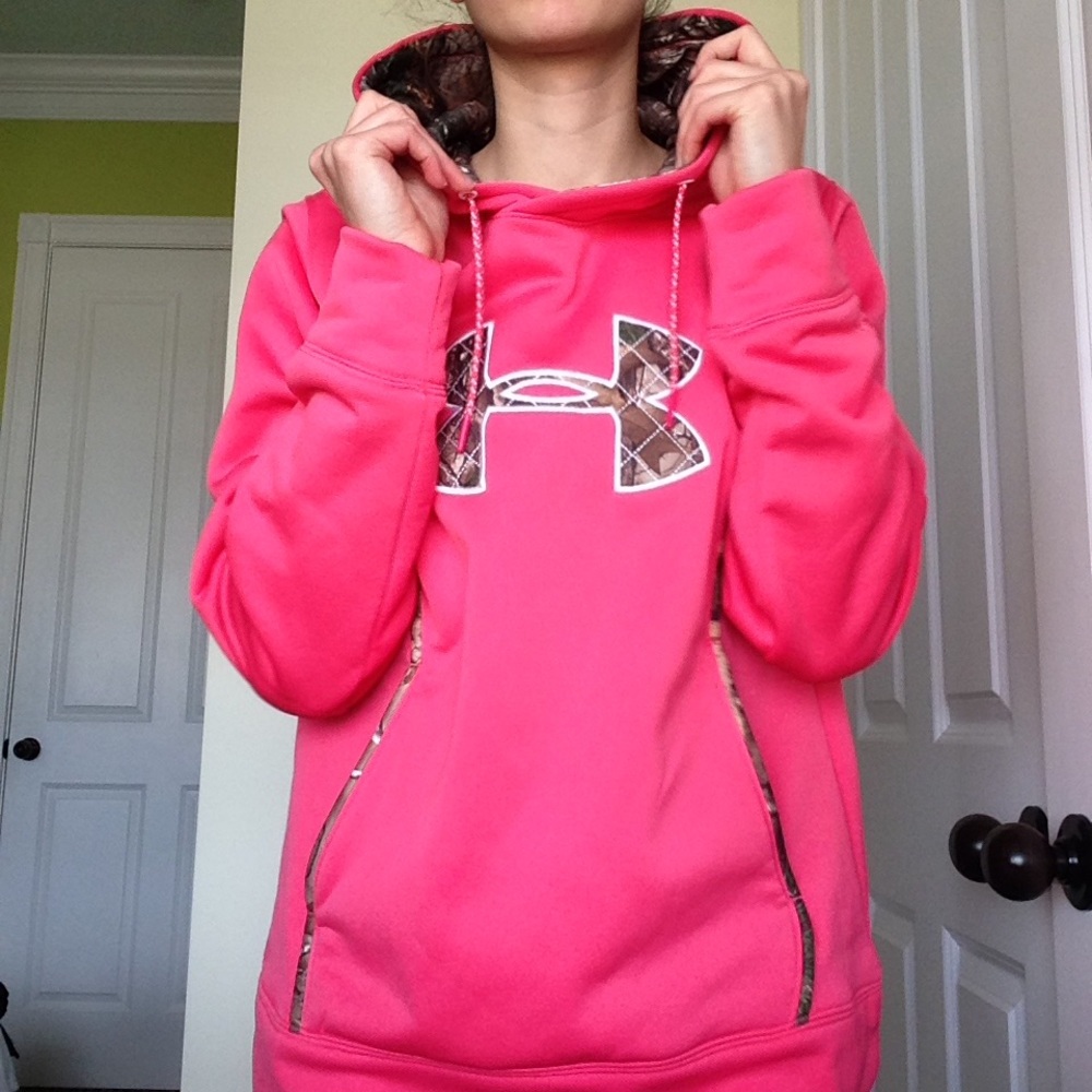 Under Armour sweatshirt