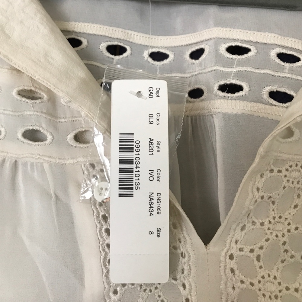 NWT Jcrew 100% silk eyelet detail blouse top sz8 - Picture 2 of 6