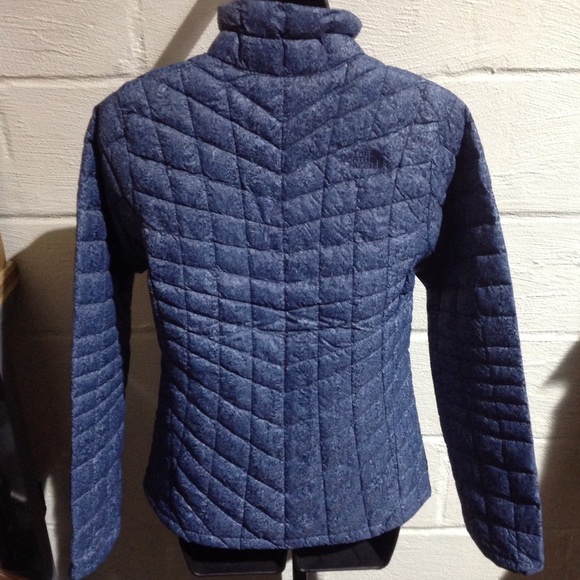 The North Face Women's Thermoball Jacket - Picture 2 of 5