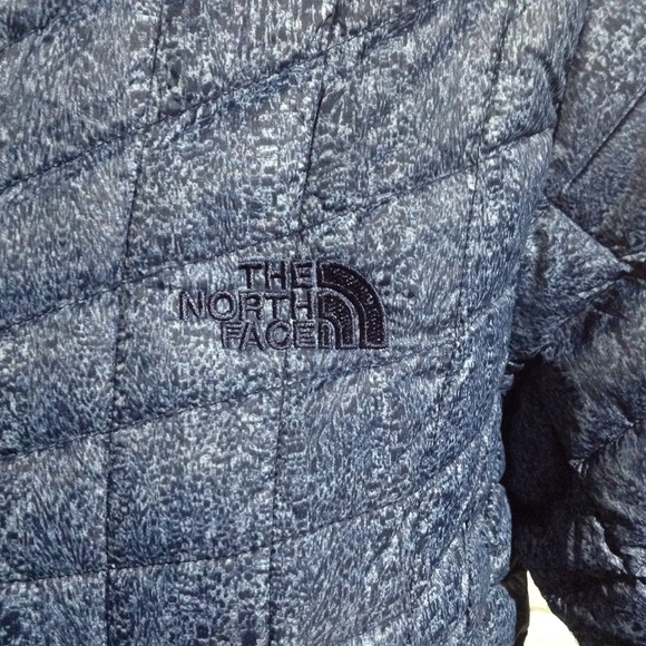 The North Face Women's Thermoball Jacket - Picture 3 of 5