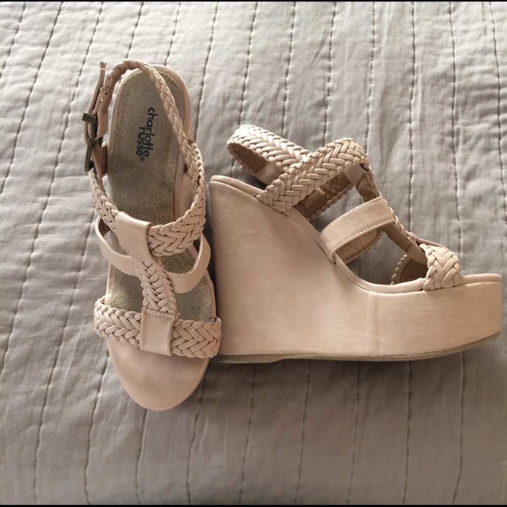 CHUNKY BEIGE WEDGES