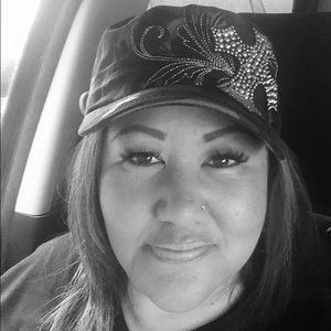 Meet your Posher, Shana