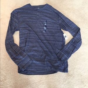 Brand new gap crew neck shirt