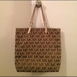 Micheal Kors Jetset Logo Tote Purse 👜