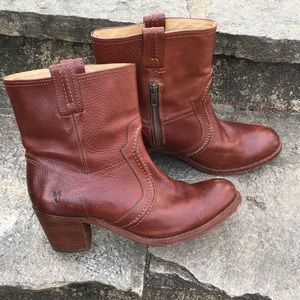 Frye Jane Trapunto Bootie