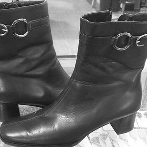 COACH SZ 8 1/2 BOOTS