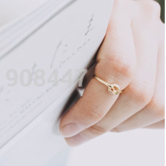 Knot ring! - Picture 2 of 2