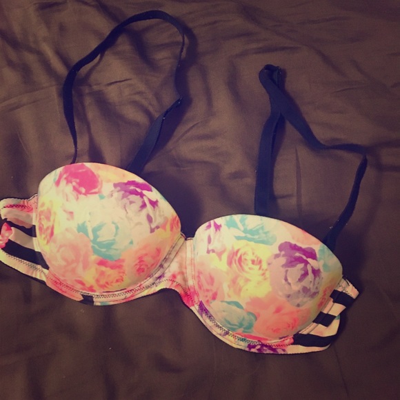 Victoria's Secret push up bra size 34B - Picture 1 of 2