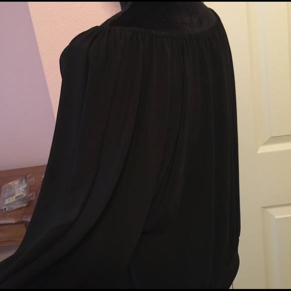 🌹💋Very Nice Express Top💋🌹 - Picture 3 of 4