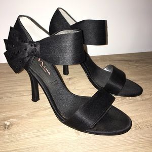 Nina black heel