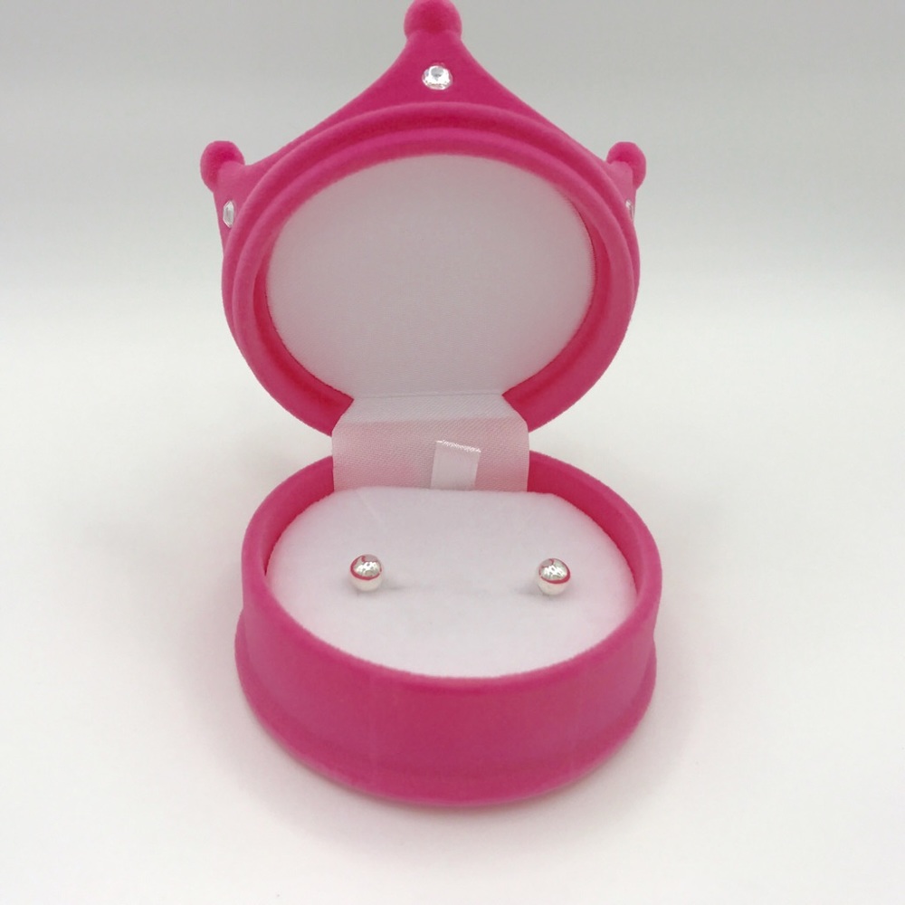 🆕 Stud Silver Earrings 🆕 - Picture 2 of 2