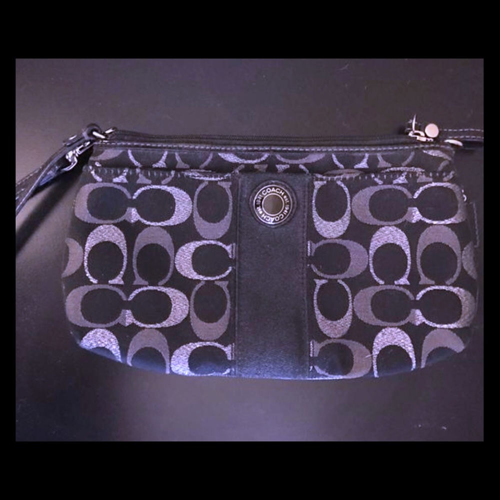 Coach wristlet wallet