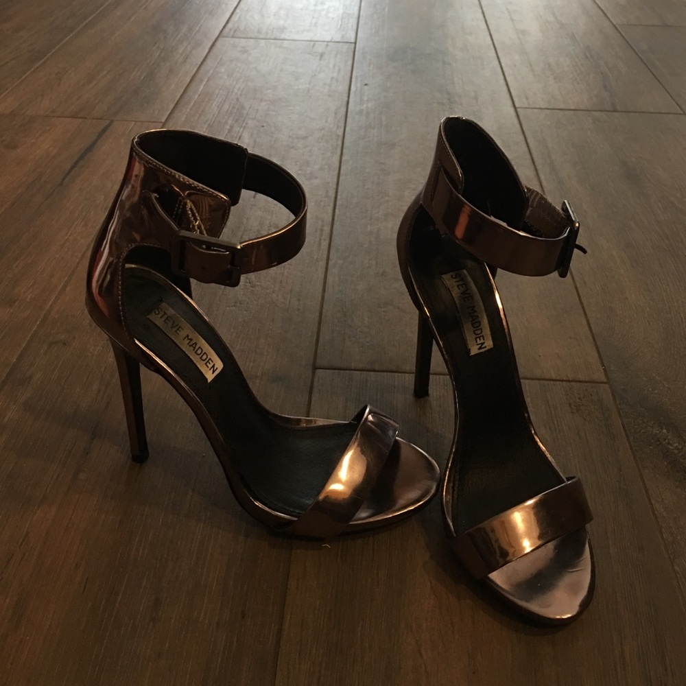 Steve Madden Metallic like Sandals