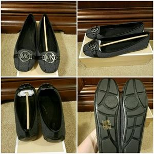New Michael Kors sz 10 flats