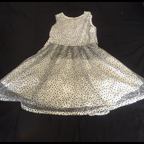 Girls dress - Picture 2 of 3