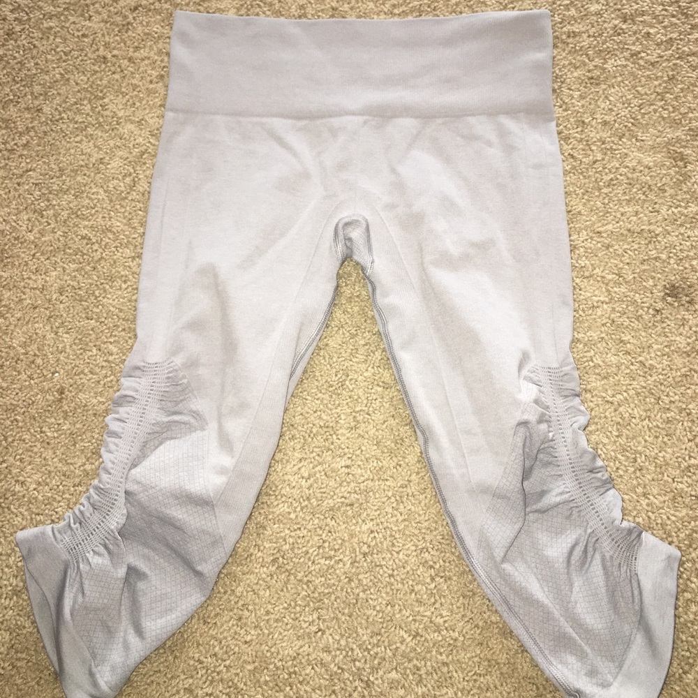 Lululemon capri size 6