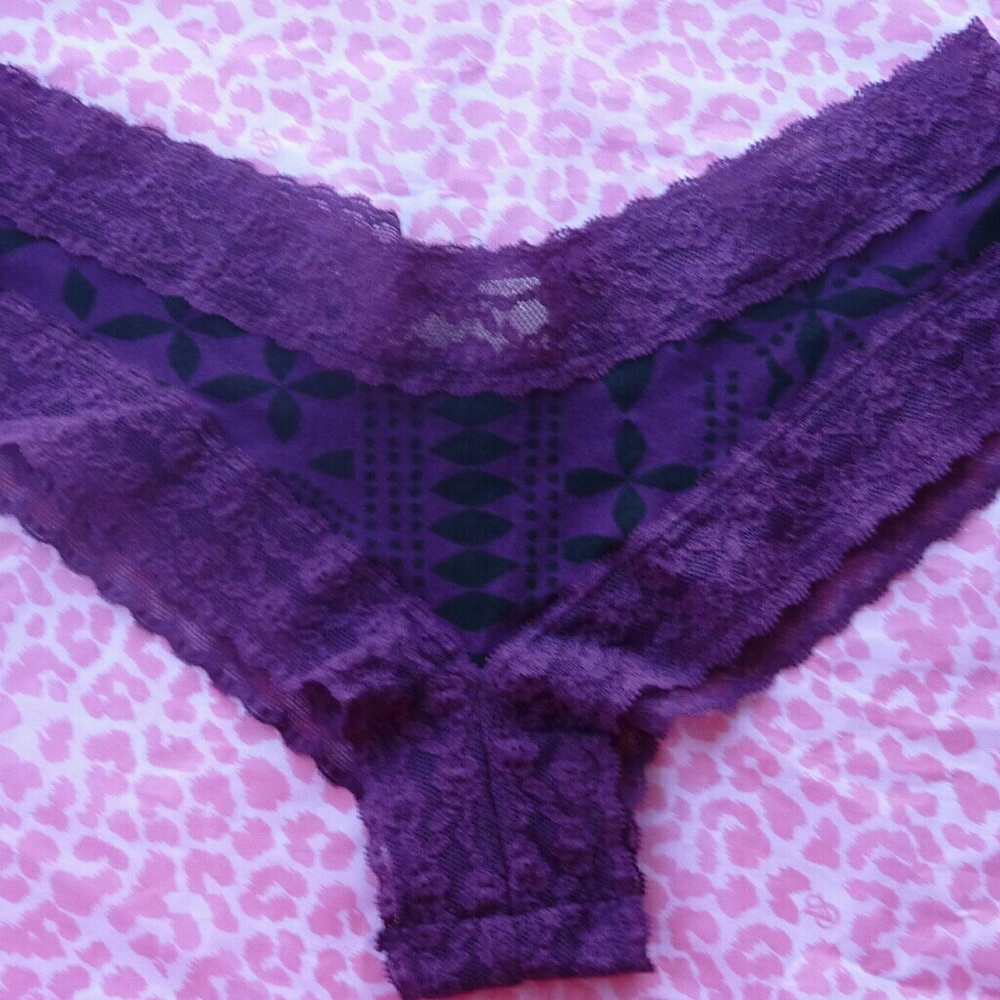 NWT Victoria's Secret Cheeky Panty Size Small