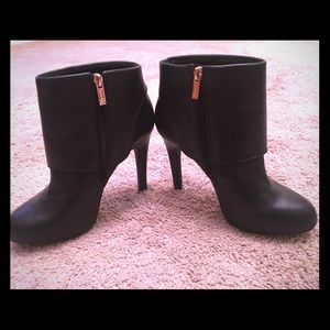 Jessica Simpson ankle boots - like new!