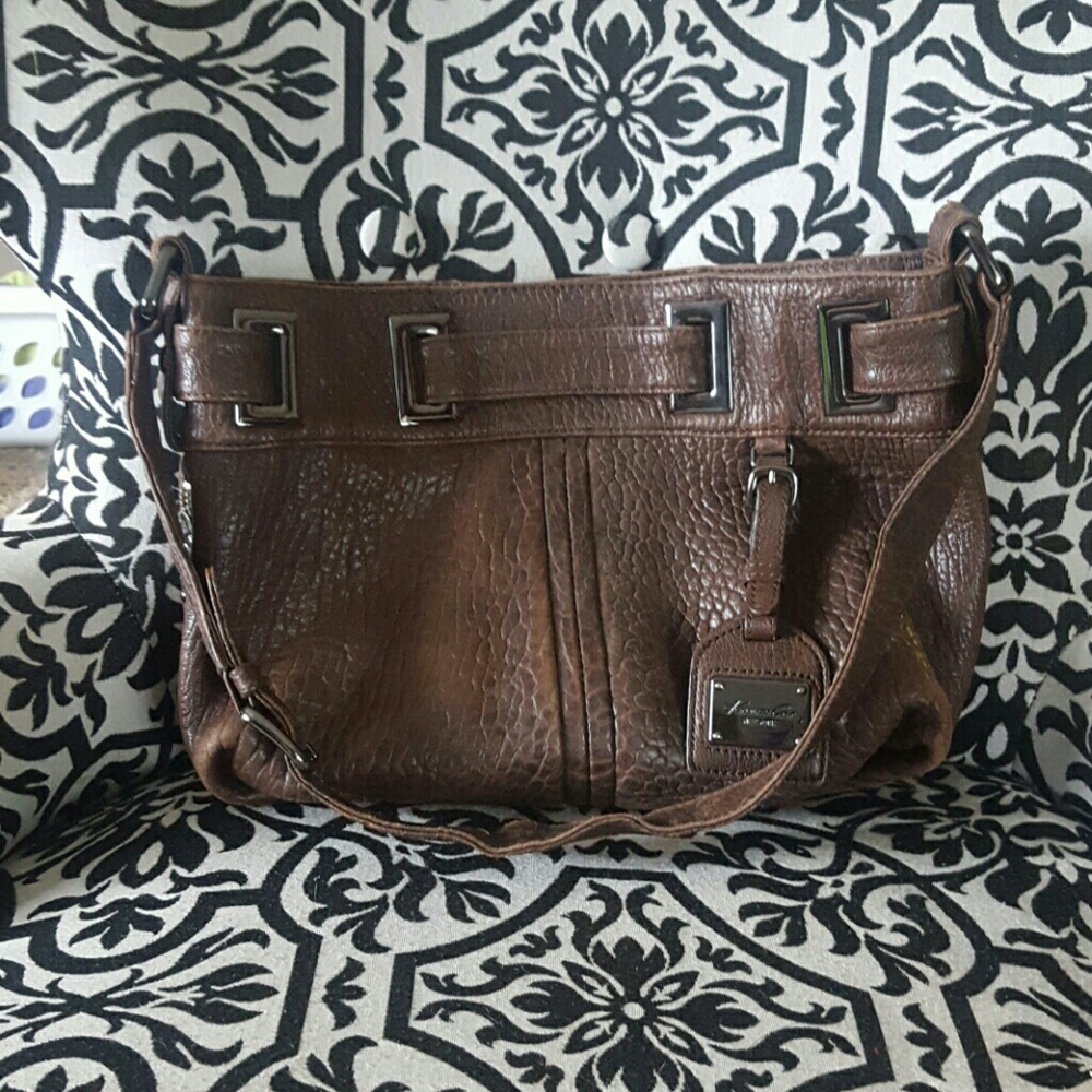 Brown leather Kenneth Cole purse