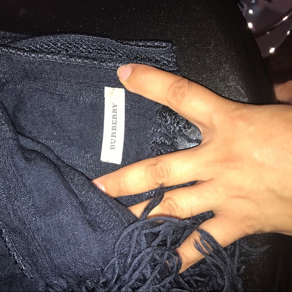💙FINAL PRICE💙BURBERRY SCARF💙 - Picture 3 of 7
