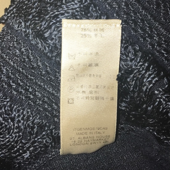 💙FINAL PRICE💙BURBERRY SCARF💙 - Picture 4 of 7