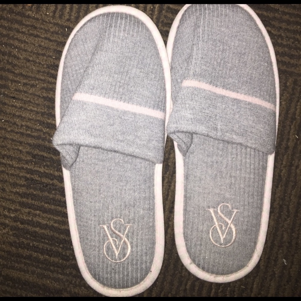 NWOT VS Slippers