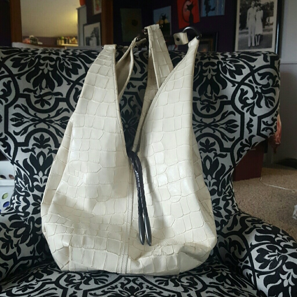 Kenneth Cole  leather purse