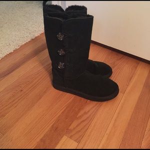 Black, fur lined boots
