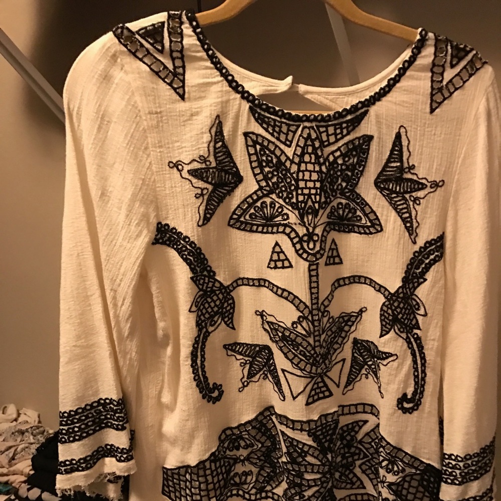 FREE PEOPLE blouse with black embroidery