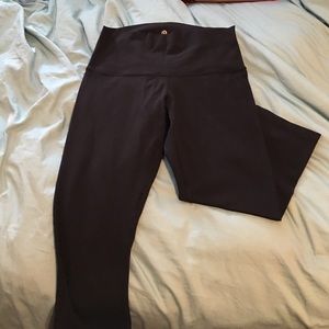 Cropped Wunder Under Lululemons