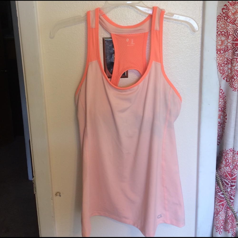 Open back gap workout tank