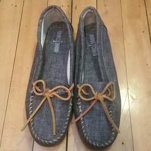 New without tags Minnetonka loafers