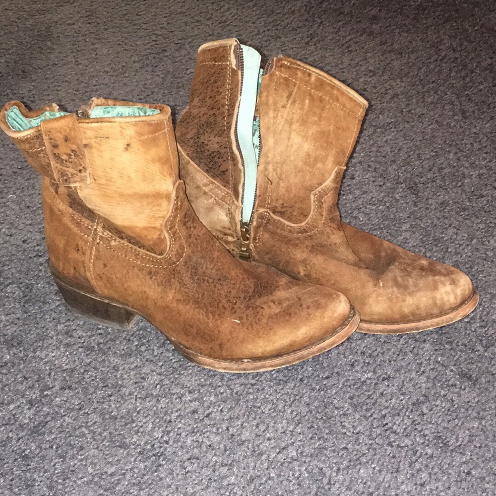 Corral boots