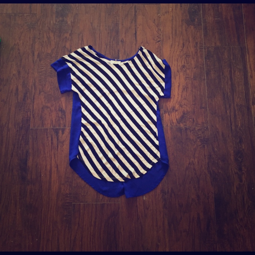 Short sleeve top