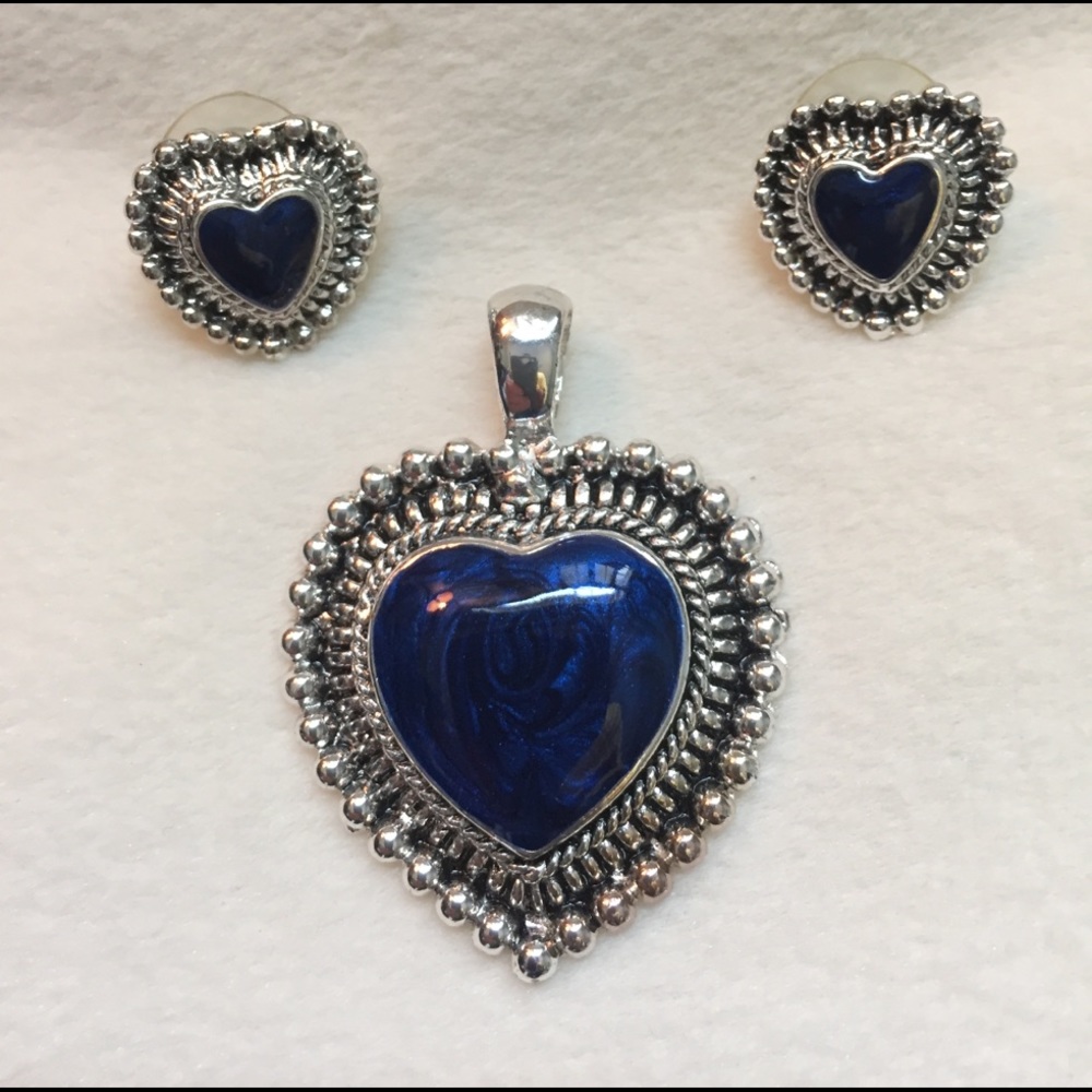 Heart Pendent with 2 matching earrings