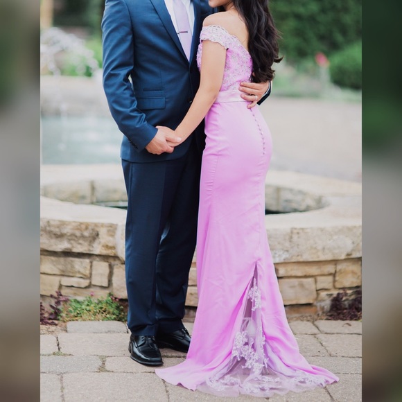 ***SOLD*** Beautiful detailed elegant dress. - Picture 1 of 3