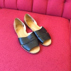 Franco Sarto open toe flats, Navy/Beige, Size 10