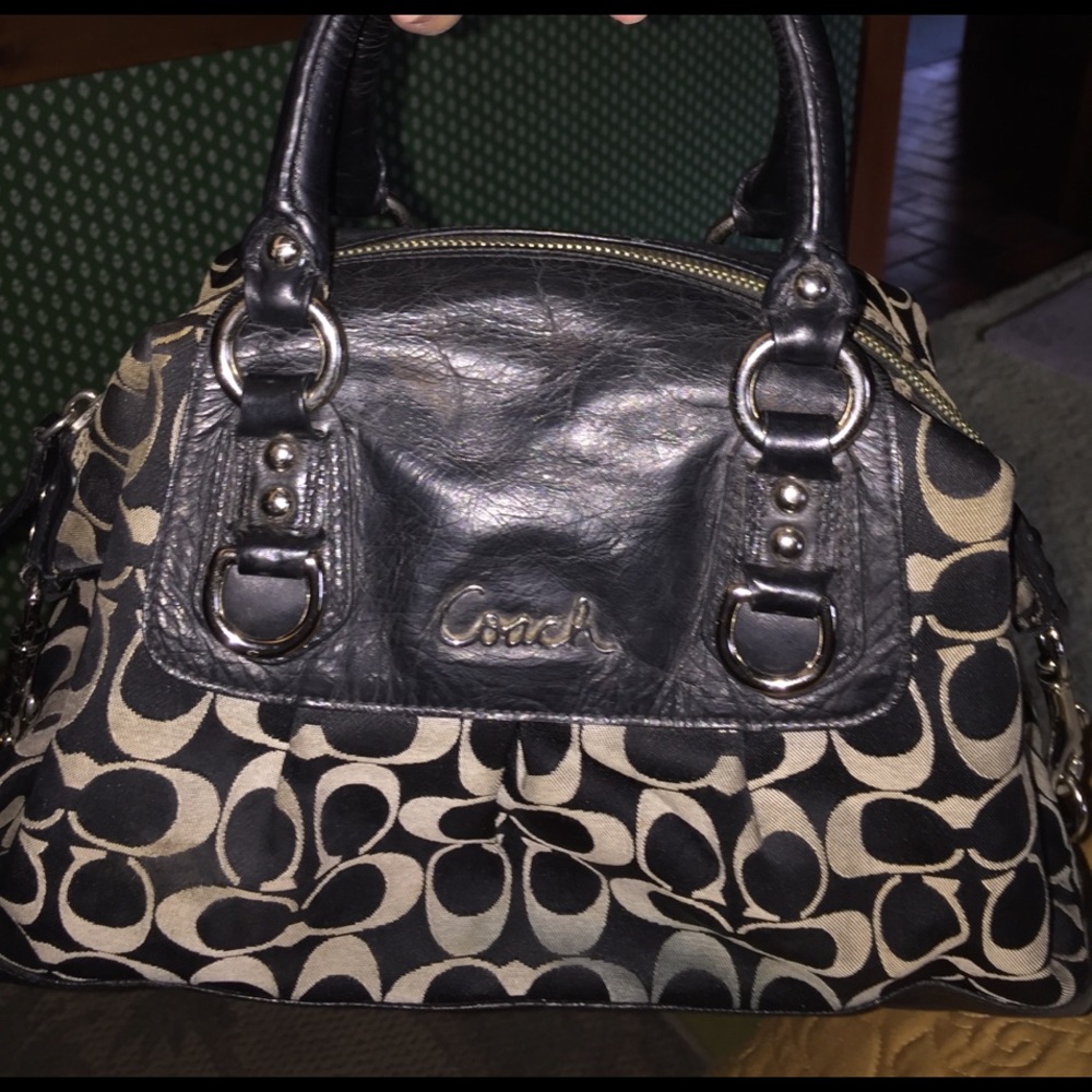 Coach bag 2 way . Medium size