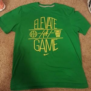Men's Nike basketball tee