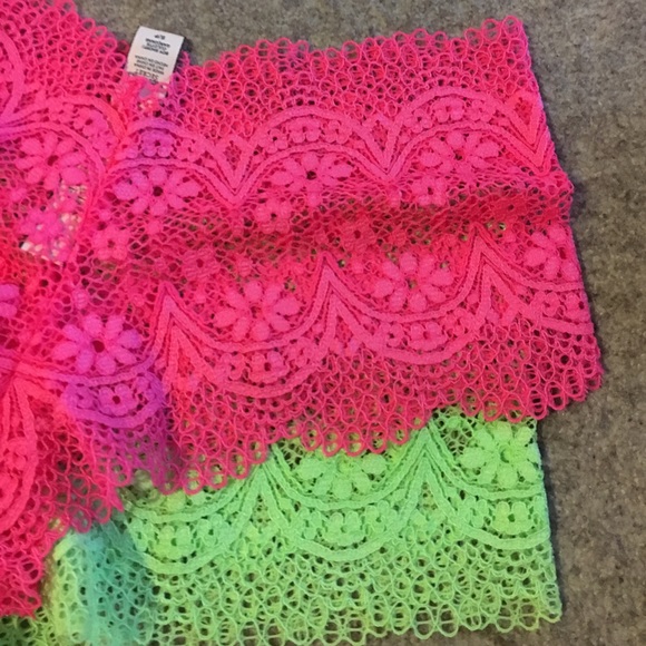 Vs Lace Shorties - Picture 2 of 3