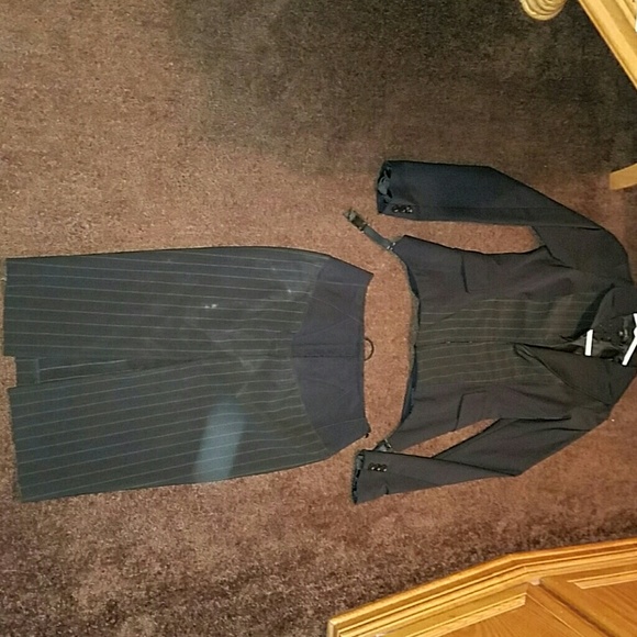 Authentic CELYN B. SKIRT SUIT - Picture 1 of 4