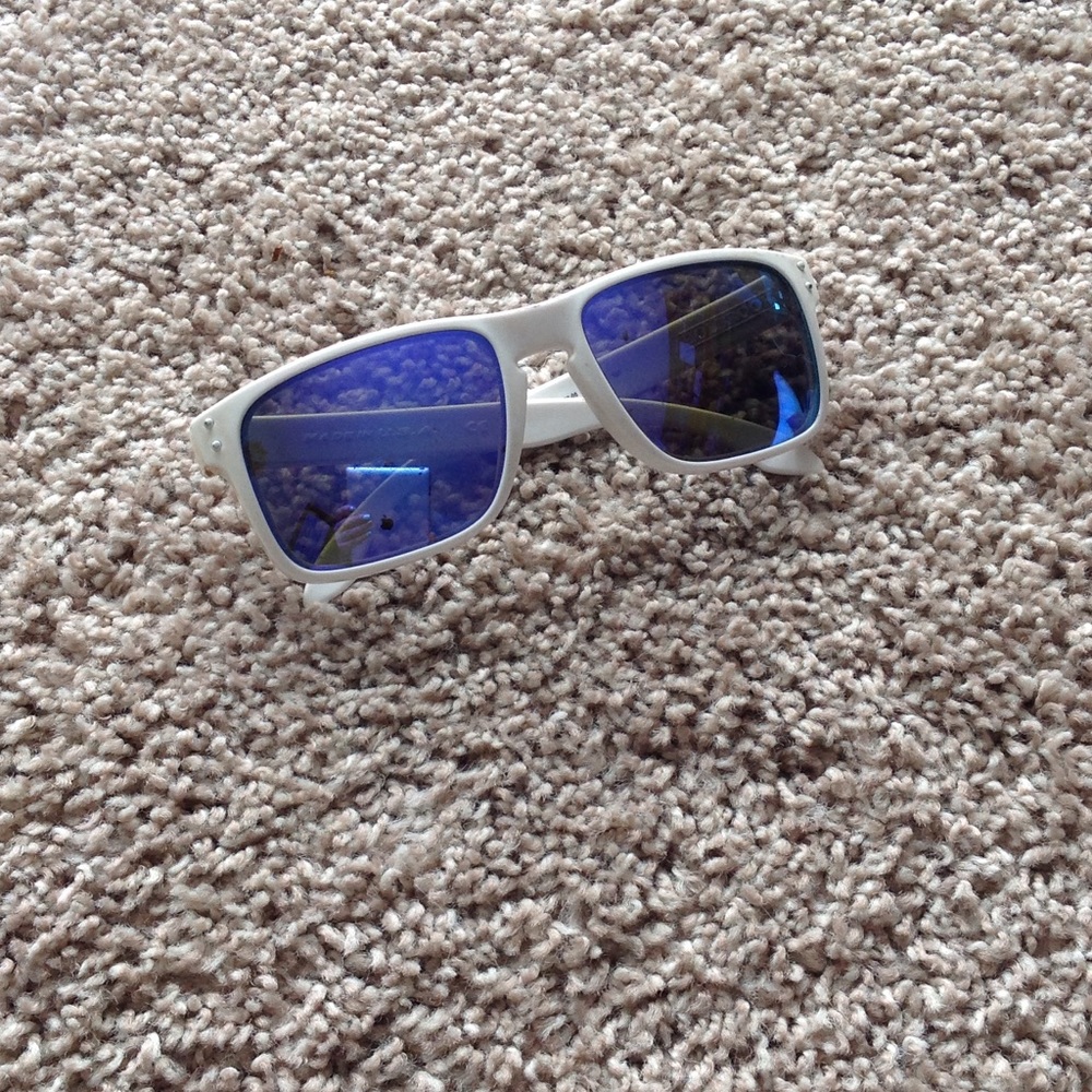 Oakley holbrooks