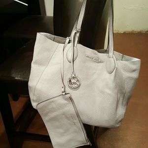 Reversible tote bag