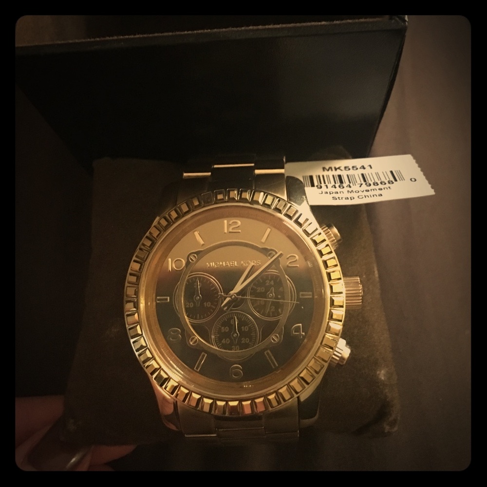 SALE!! 🎉🎉 Men's Michael Kors Gold Watch