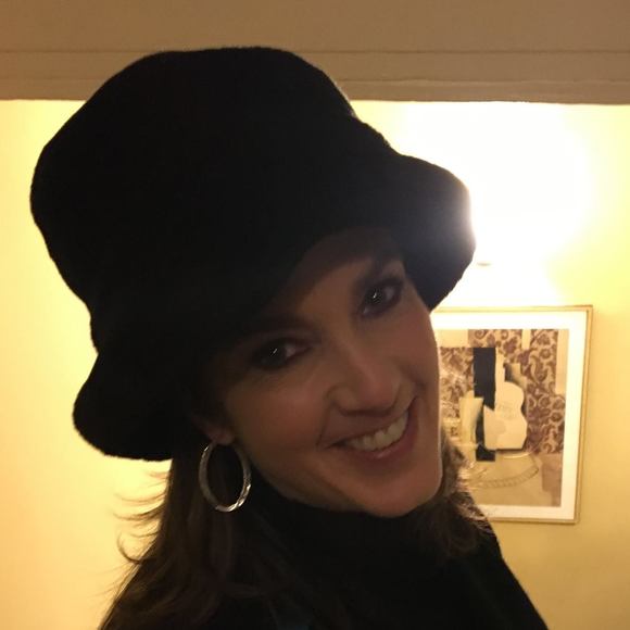 Meet your Posher, Kirsten - Picture 1 of 1