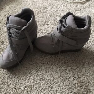 Sneaker wedges