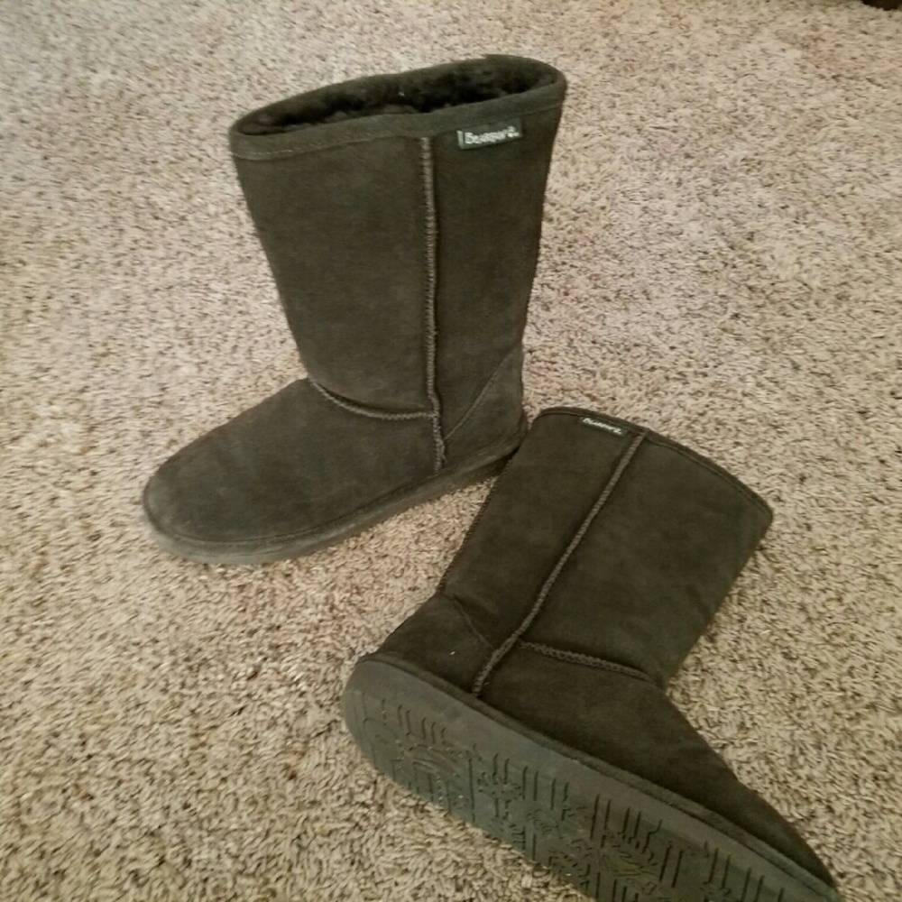 Bearpaw boots sz 8