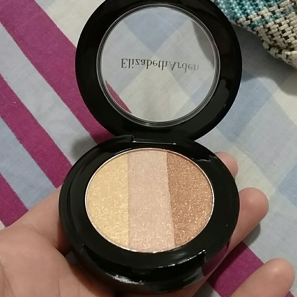 Elizabeth Arden Shimmer Powder trio